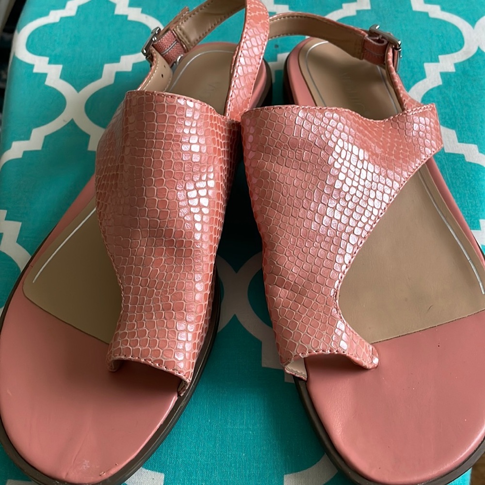 Vionic Ella Sandal, womens 9. Gently worn.